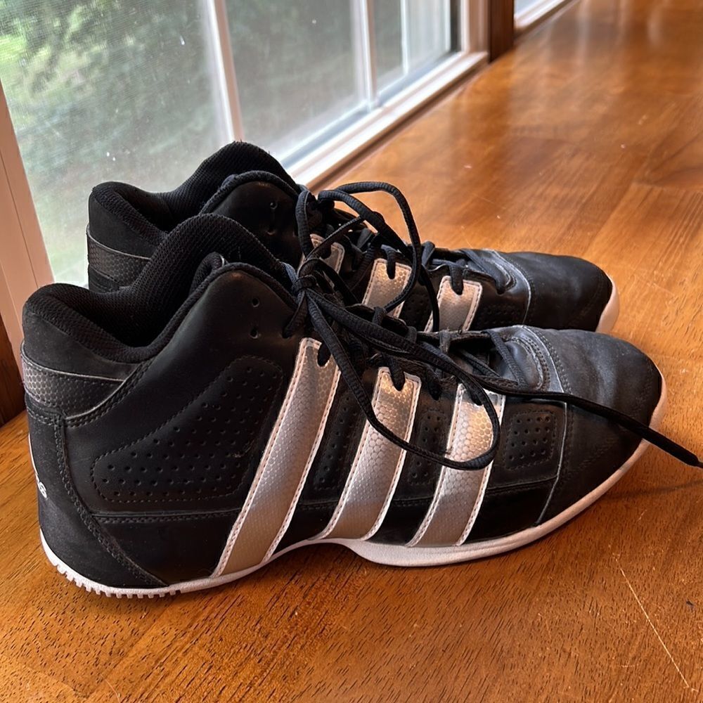 Adidas High top shoes 10‎